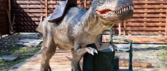 В Киеве открыли самый большой парк динозавров в Украине: подробности