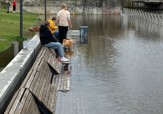 Стало известно, что пик паводков в Киеве еще впереди. 