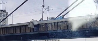 В Киеве с Северного моста в воду упал МАФ: видео