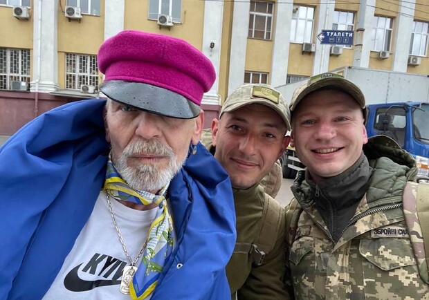 В Киев приехал знаменитый стилист из ФРГ, который делает модные "луки", посвященные Украине - фото. 
