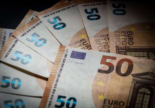 Курс валют в Украине 18 мая 2023: сколько стоит доллар и евро. 