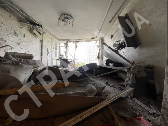 Как сейчас выглядит дом в Киеве, на который упали обломки дронов -