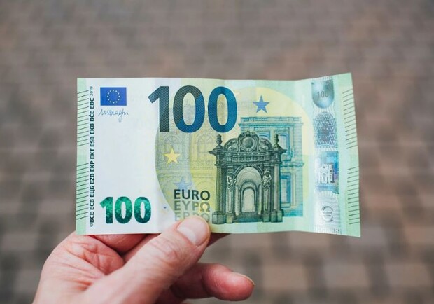 Курс валют в Украине 1 мая 2023: сколько стоит доллар и евро. 