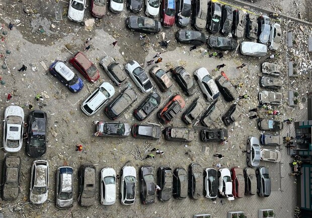 В Киеве под завалами нашли тела еще двух погибших: жертв уже 5 