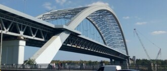 Киевская прокуратура объявила о подозрении в хищении на строительстве Подольского моста