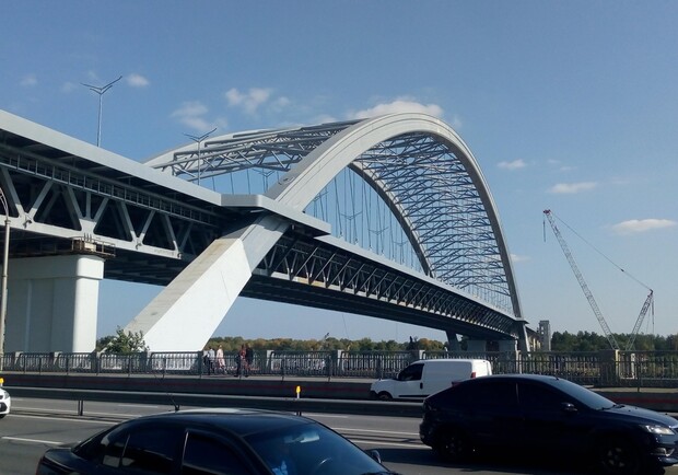 Киевская прокуратура объявила о подозрении по хищению на строительстве Подольского моста - 