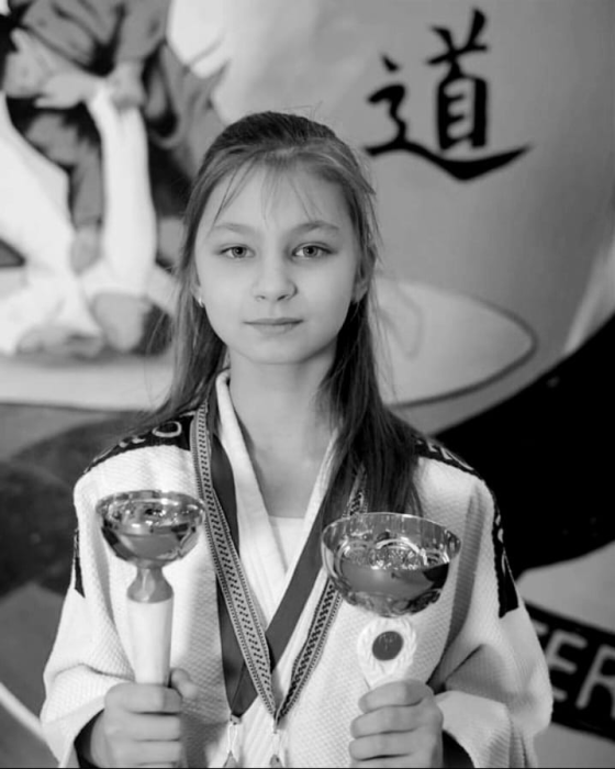 Погибшая в Киеве 9-летняя девочка Виктория Ивашко.
