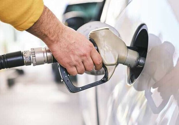 С 1 июля резко поднимется цена на топливо на АЗС. 