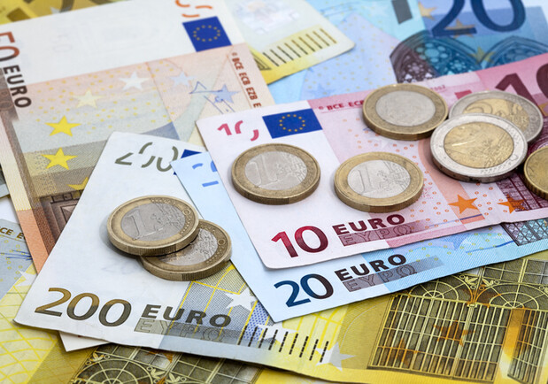 Курс валют в Украине 29 июля 2023: сколько стоит доллар и евро -