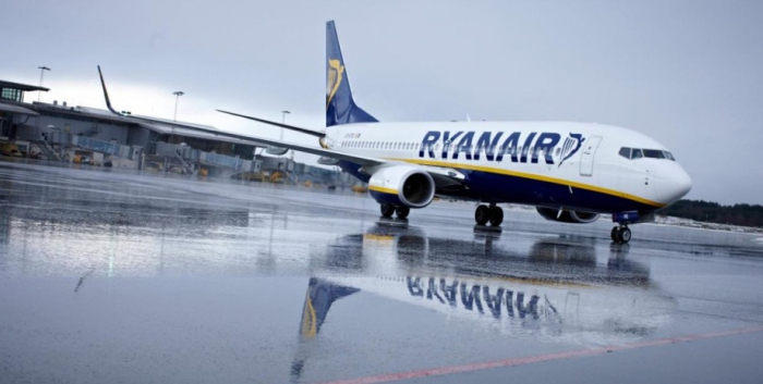 Ryanair, самолет, пассажирский самолет, аэропорт