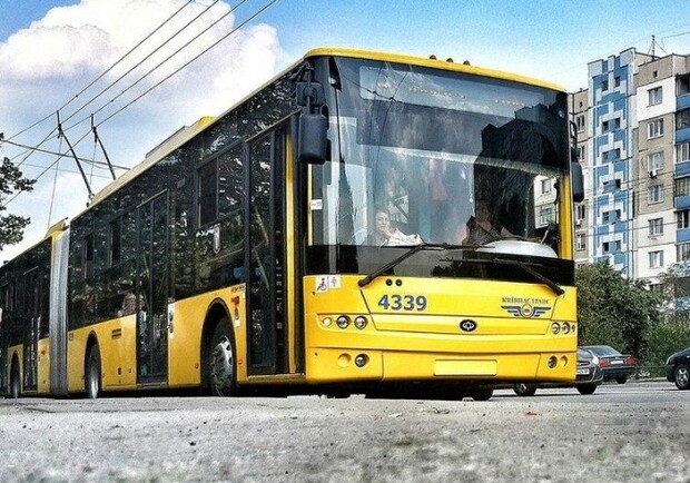 В Киеве обнаружили водителя троллейбуса, который под наркотиками перевозил пассажиров - видео - 