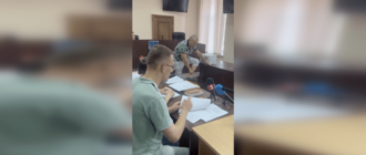 "Пью таблетки, чтобы выжить": экс-военком Борисов на суде показал свои ранения (видео)