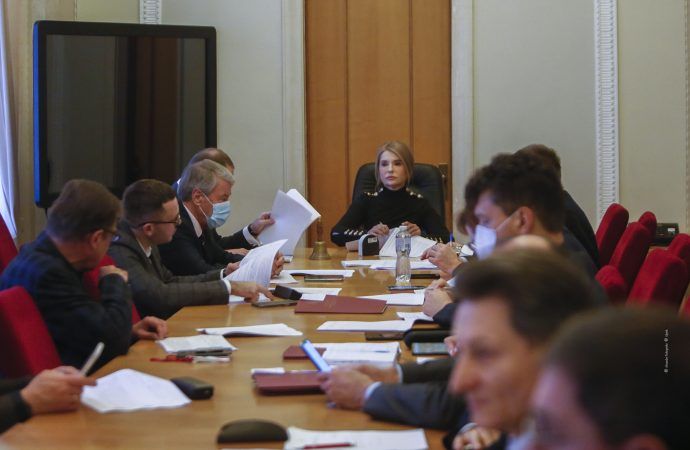 ЮЛІЯ ТИМОШЕНКО: ЗНЕБОЛЮВАЛЬНИМ ДЛЯ ВІЙСЬКОВИХ – ТАК. ВІДКРИТТЮ НАРКОРИНКУ В УКРАЇНІ – НІ!