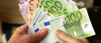 Курс валют в Украине 30 августа 2023: сколько стоит доллар и евро