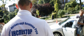 В Киеве директор ЖКХ отомстил инспектору по парковке, вручив ему повестку, — СМИ