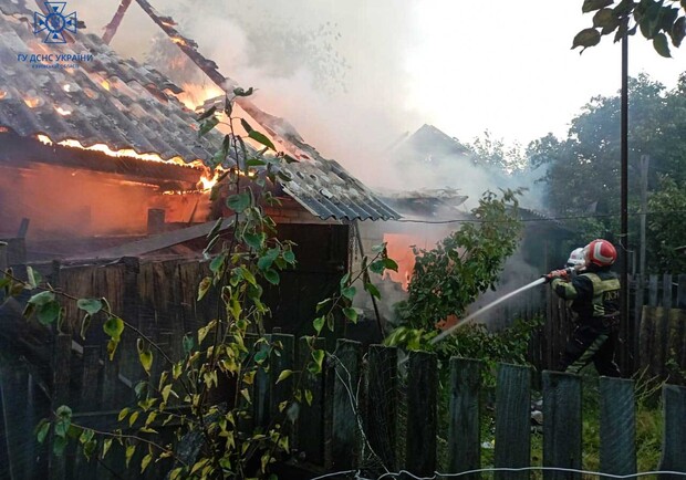 В Киевской области удар молнии повлек за собой пожары 