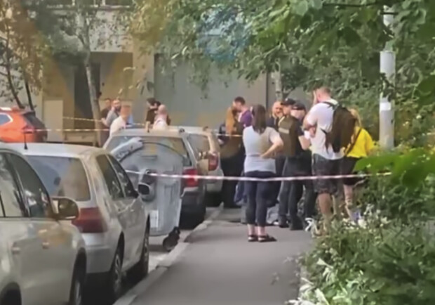 В Киеве на улице нашли мертвыми двух 12-летних девочек: что известно 