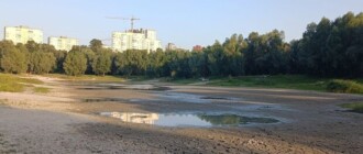 В Киеве застройщики уничтожают уникальное озеро