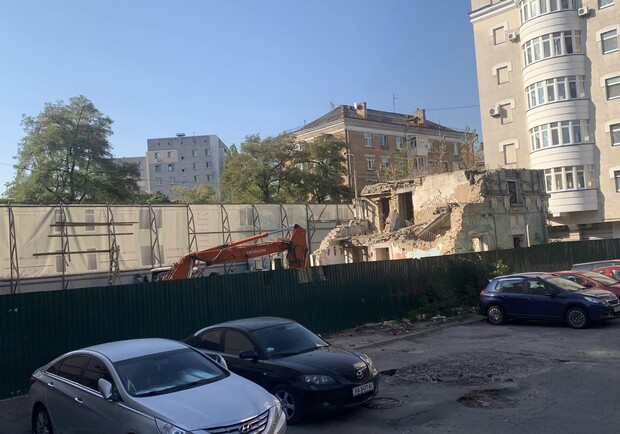 На Подоле разрушают лесопилку начала XX века. 
