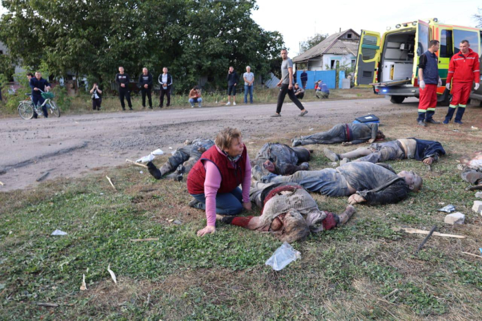 РФ обстреляла кафе в Харьковской области, где проходил поминальный обед: число жертв растет.