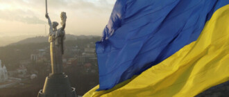 Из-за ухудшения погодных условий, главный флаг Украины вновь опустят