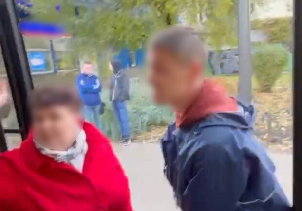 В Киеве в автобусе обругали и проклинали женщину с младенцем: реакция полиции (видео). 