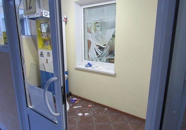 В Киеве мужчина устроил погром в помещении КП. 