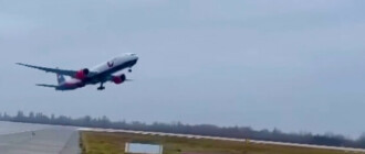 Из Киева сегодня вылетел пассажирский самолет - видео