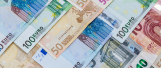 Курс валют в Украине 11 декабря 2023: сколько стоит доллар и евро