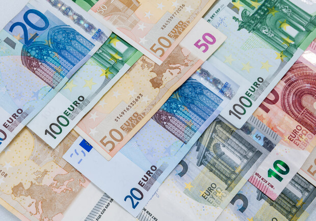Курс валют в Украине 11 декабря 2023: сколько стоит доллар и евро. 