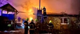 РФ атаковала Киев баллистикой: ранены полсотни человек, загорелись дома, — КГВА