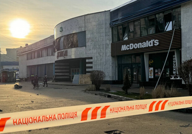 На метро "Лукьяновская" остается закрытым один выход - фото. 