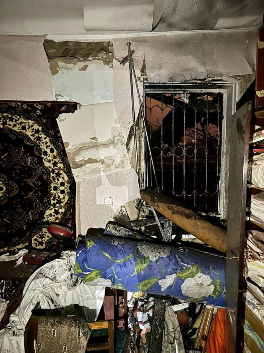 4 пострадавших, побитые дома и авто: последствия ракетной атаки по Киеву.