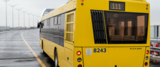 В Киеве запустили новый автобус через Подольско-Воскресенский мост