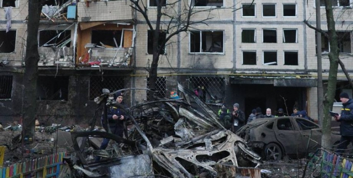 Киев, ракетный удар, поврежденные дома, война в Украине, вторжение России