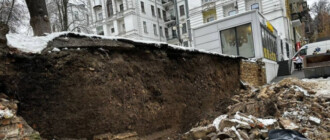 Смертельный обвал стены в Киеве: в ГСЧС и депутатка Киевсовета поделились новыми деталями