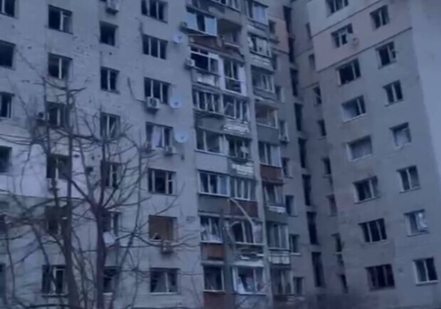 В Киевской области будут устанавливать новые окна вместо выбитых последней ракетной атакой. 