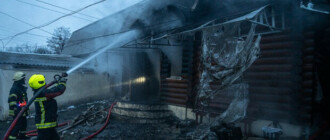 В Деснянском районе Киева из-за возгорания в сауне горел частный дом