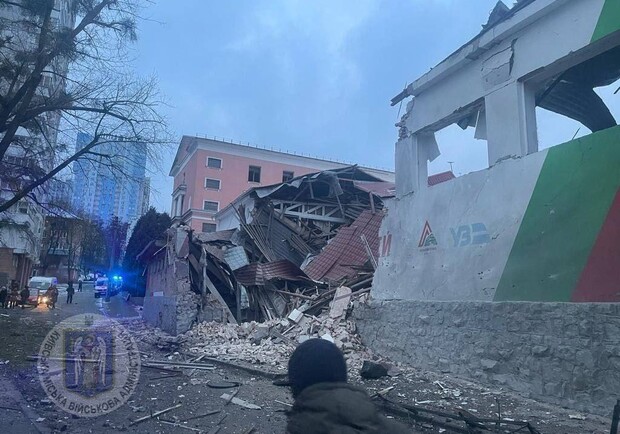 Последствия ракетного удара по Киеву утром 23 января. 