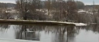 В Украину из России: по реке Десна прибыл понтонный мост