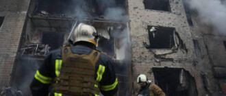 Ракетный удар по Киеву: повреждены дома, есть погибшая и десятки раненых (фото, видео)
