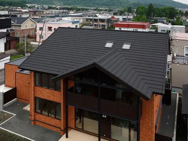 Самая договечная и премиальная кровля из композитной черепицы