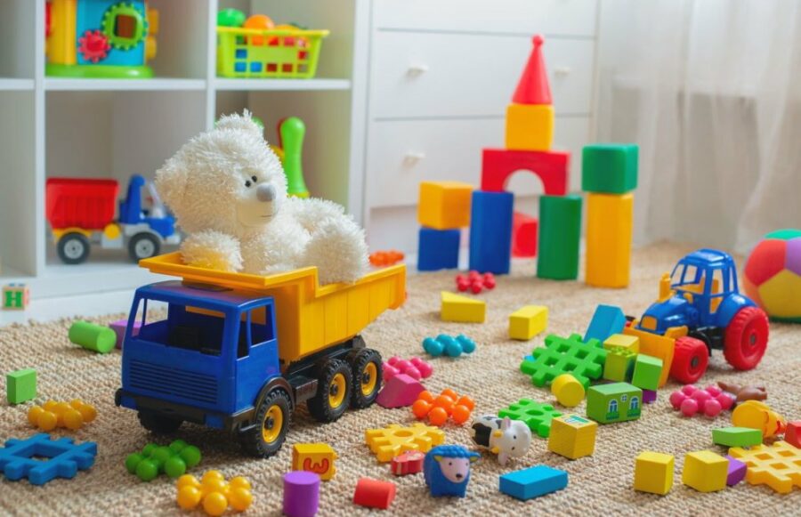 Здоровий глузд при виборі дитячих іграшок: корисні поради для батьків і не лише для них