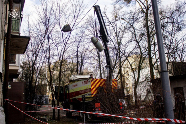Піротехніки знищили бойову частину ракети Х-101, що летіла на Київ