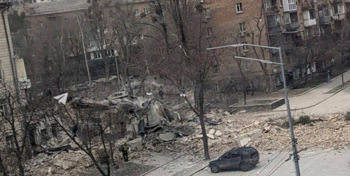 Руины в Киеве, обстрел 25 марта, ВС РФ обстрел Киева, ВС РФ удар 25 марта, баллистические ракеты Киев, баллистические ракеты 25 марта