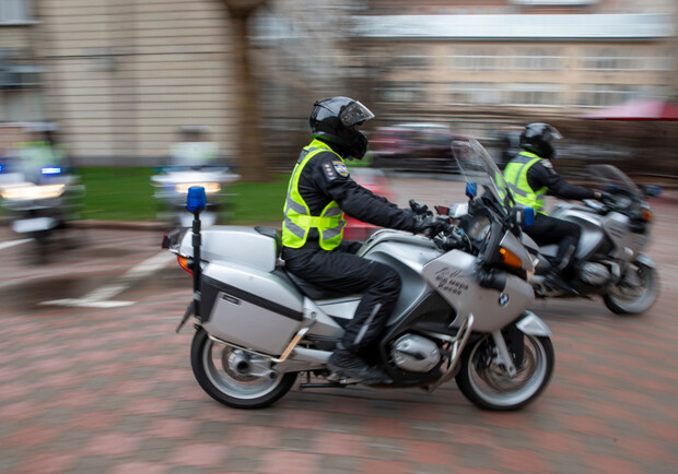 Патрульные полицейские в Киеве будет ездить на мотоциклах BMW - фото. 