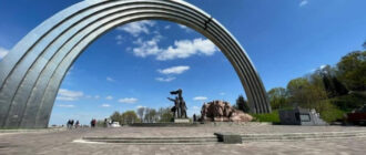 Угрожает нацбезопасности Украины: Институт нацпамяти требует снести бывшую Арку дружбы народов
