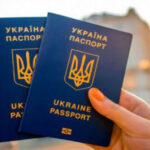 Всё об ограничении консульских услуг для мужчин из Украины за границей: разъяснения МИД
