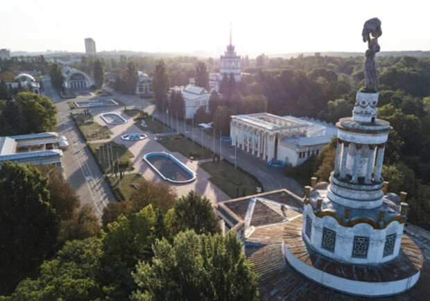 В Киеве на ВДНХ будет фестиваль "Книжная страна": программа - фото организаторов