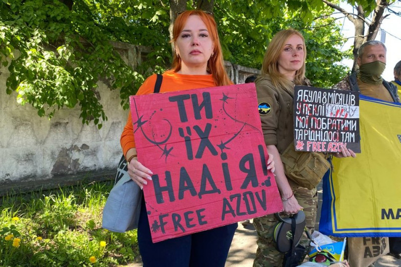 Третя весна у полоні: у Києві на акцію зібралися родичі військовополонених